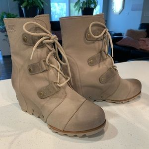 Sorel Joan of Arctic Wedge Boot; 9.5 Light Beige